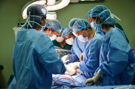 Áp dụng thành công việc tán sỏi mật qua da bằng công nghệ laser