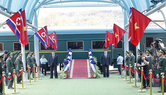 Đoàn tàu bọc thép vào ga Đồng Đăng, chuẩn bị đón Chủ tịch Kim Jong-un về nước
