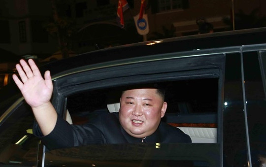 Ông Kim Jong un viếng Lăng Chủ tịch Hồ Chí Minh trước khi rời Việt Nam