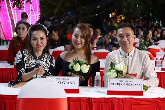 Bộ sưu tập áo dài lộng lẫy tại Lễ hội Áo dài TP.HCM 2019 của nhà thiết kế dân tộc Tày