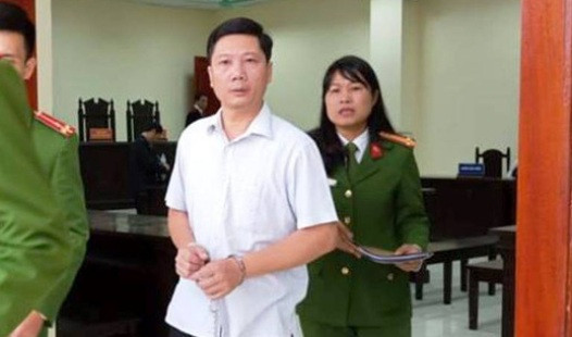 Lừa bán thiên thạch, chiếm đoạt 1 tỉ đồng