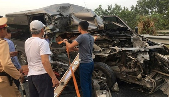 Danh tính 2 nạn nhân tử vong trong vụ tai nạn trên cao tốc Pháp Vân - Cầu Giẽ