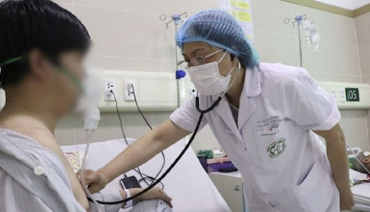 Người đàn ông 43 tuổi mắc bệnh ho gà