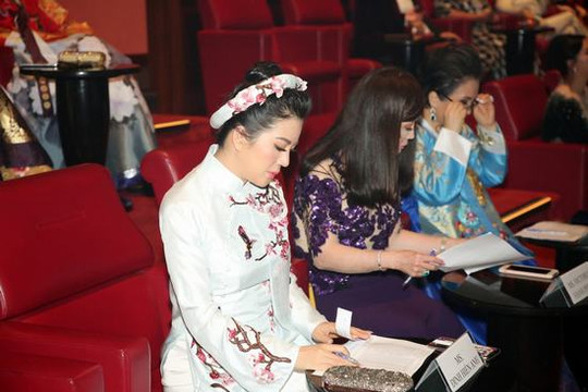Đinh Hiền Anh: Tiêu chí chấm sắc đẹp phải là vẻ đẹp hoàn thiện