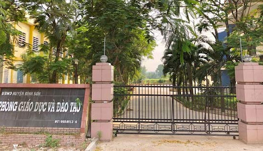 Quảng Ngãi: Hàng nghìn giáo viên bị thu phí khi nhận quyết định nâng lương