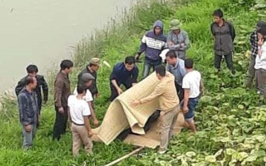 Phát hiện thi thể nam thanh niên trôi trên sông Chu