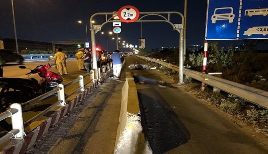 Tông vào dải bê tông giữa cao tốc, nam thanh niên tử vong tại chỗ
