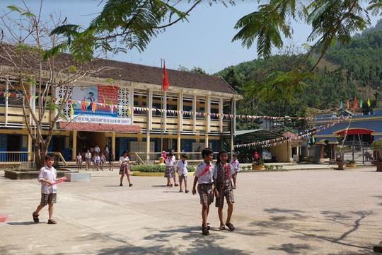 Trường Dân tộc nội trú lắp camera để theo dõi, bảo vệ học sinh