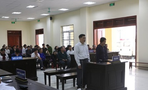 Nguyên Chủ tịch UBND xã lĩnh án vì thu tăng tiền đất