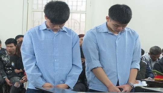 Nổi máu côn đồ, đôi bạn chặn đường đánh chết người
