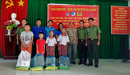 Sôi nổi hoạt động tình nguyện của chi đoàn TAND tỉnh Tây Ninh