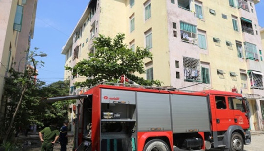 Hỏa hoạn tại chung cư 5 tầng, hàng trăm người dân hốt hoảng bỏ chạy