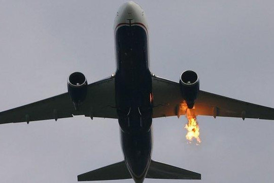 Máy bay Iran bất ngờ phát hỏa, 100 hành khách vẫn an toàn