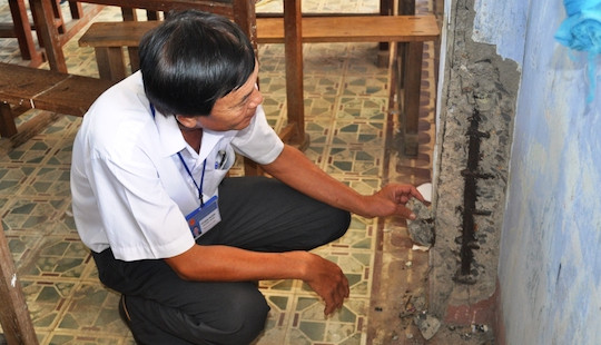 Gần 700 học sinh đang học trong ngôi trường có thể sụp đổ bất cứ lúc nào