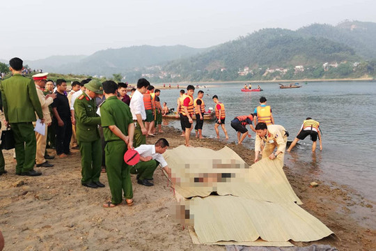 8 học sinh chết đuối trên sông Đà