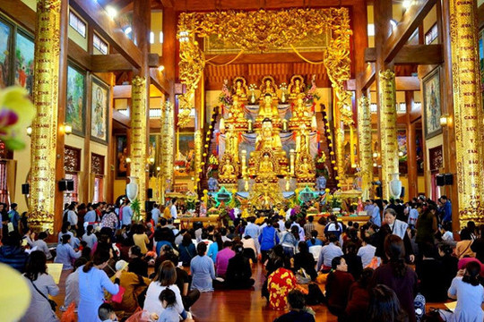 Công an xác minh dấu hiệu mê tín dị đoan tại chùa Ba Vàng