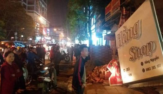 Nhà 2 tầng tại khu buôn bán sầm uất nhất xứ Thanh đổ sập trong đêm