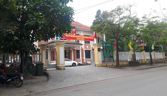 Cán bộ phường làm khó người dân đi khai tử?
