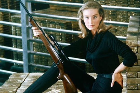 Nữ diễn viên phim James Bond qua đời ở tuổi 77
