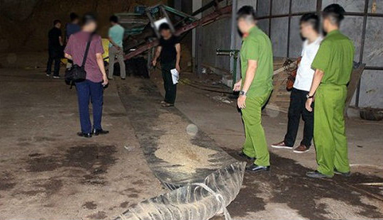 Một công nhân tử vong vì bị cuốn vào máy xay phế liệu