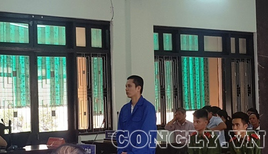 Mất kiểm soát hành vi con trai dìm cha đến chết