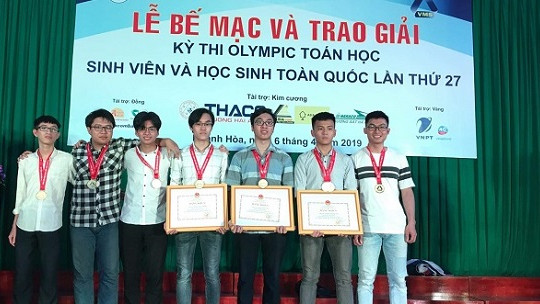 7/7 sinh viên của ĐH Bách khoa Hà Nội giành giải nhất trong kỳ thi Olympic Toán học toàn quốc