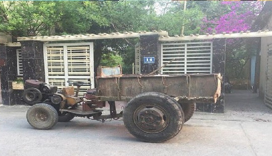 Đột ngột lao ra đường, bé 4 tuổi bị công nông cán tử vong