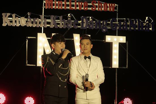 Long Nhật ủng hộ ca sĩ trẻ Ngô Viết Trung làm show riêng