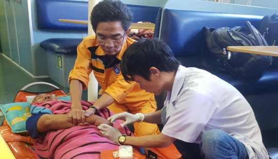 Kịp thời đưa thuyền trưởng bị tai biến mạch máu não trên biển về đất liền