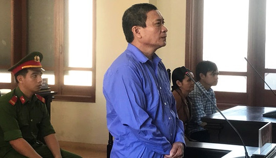 Chém chết người chặt 10 cây keo trong rẫy