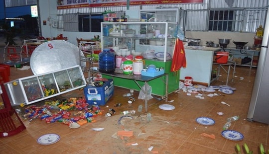 Tạm giam đối tượng đập phá tài sản, chống người thi hành công vụ