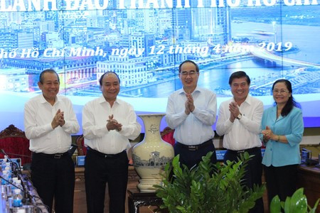 Thủ tướng Nguyễn Xuân Phúc: “TP.HCM phải phát huy tinh thần tiên phong, dẫn đầu cả nước”