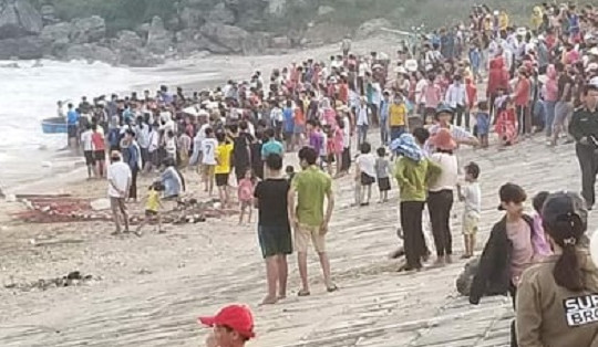 Tìm thấy thi thể nam sinh lớp 5 bị sóng cuốn trôi