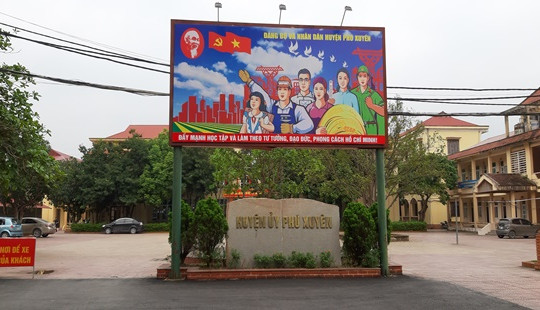 Huyện Phú Xuyên (Hà Nội): Nhiều hố "lạ" xuất hiện tại trụ sở cơ quan