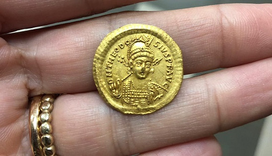 Israel: Phát hiện đồng tiền vàng La Mã quý hiếm 1.600 năm tuổi