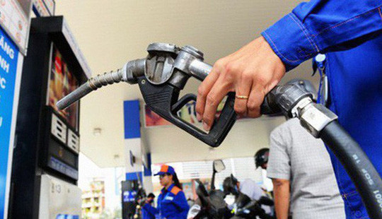 Giá xăng tiếp tục tăng mạnh