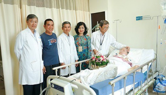 15 giờ “cân não” cứu sống nữ bệnh nhân bị u não khổng lồ
