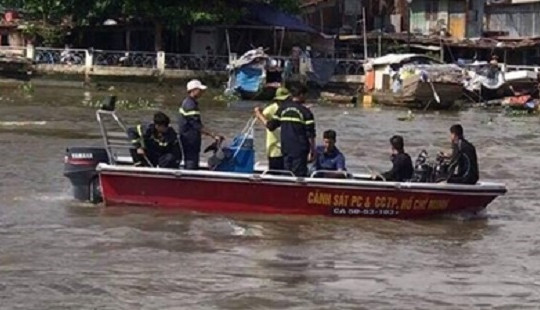 Tìm kiếm người đàn ông nhảy cầu Kinh Thanh Đa tự tử