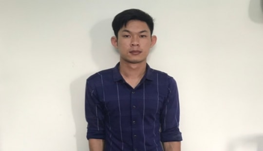 Khởi tố kẻ đâm nhân viên bán xe máy, cướp tài sản