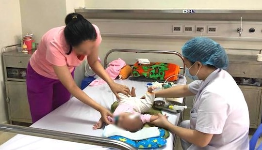 Hàng chục trẻ viêm não biến chứng thần kinh, hầu hết chưa tiêm phòng