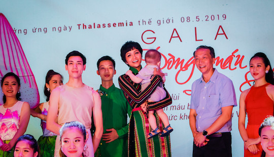 Hoa hậu H’Hen Niê kêu gọi xét nghiệm Thalassemia tiền hôn nhân