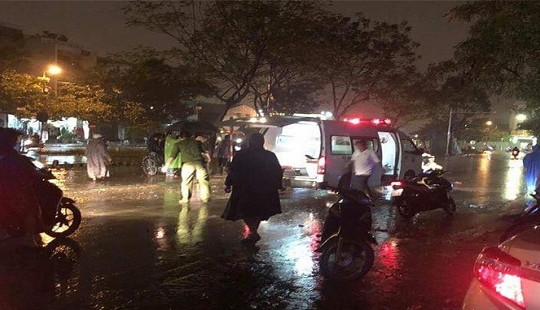 Nhân viên ngành điện tắc trách khiến một cặp vợ chồng thương vong