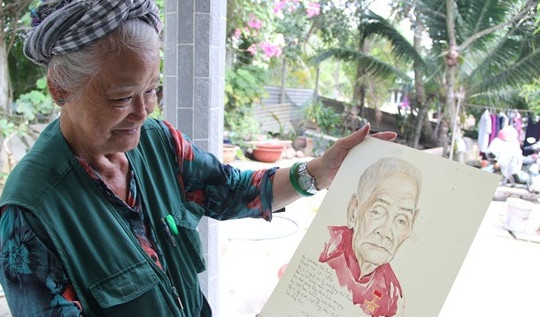 Nữ họa sĩ Đặng Ái Việt: Chạy đua với thời gian khi vẽ chân dung Mẹ