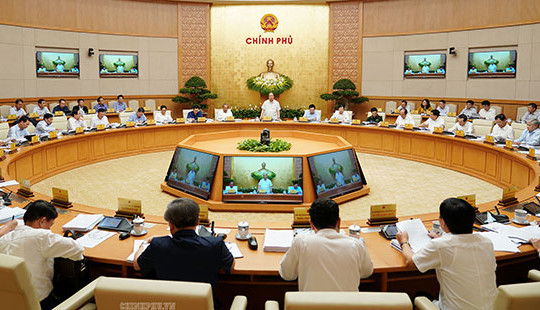 Thủ tướng: Không lùi bước trước khó khăn, thách thức