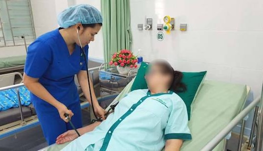 Tự uống 30 viên thuốc Paracetamol, nữ du khách bị suy gan nặng