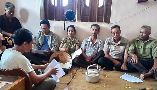 Người dân kêu cứu vì xã “bán đất trên giấy”