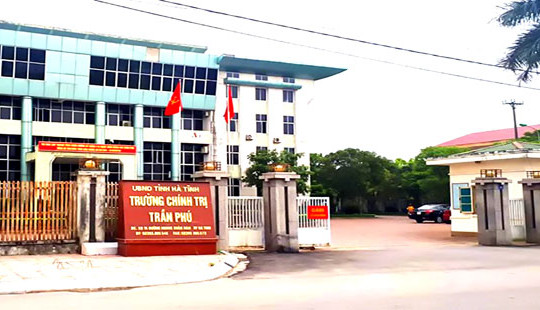 Đình chỉ công tác cán bộ trường Chính trị vì đăng thông tin xuyên tạc