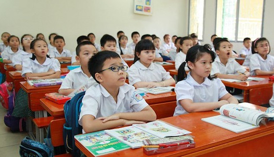 Hà Nội cấm nhà trường thu 7 khoản tiền của học sinh