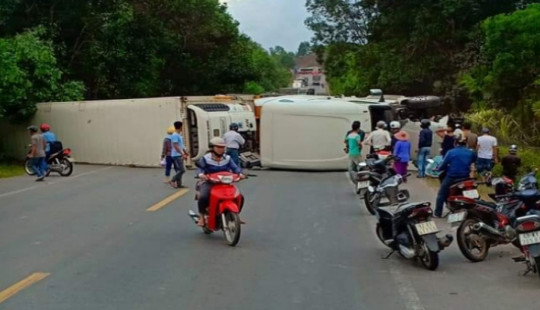 Tai nạn liên hoàn trên đường tránh Nam Hải Vân, giao thông ách tắc