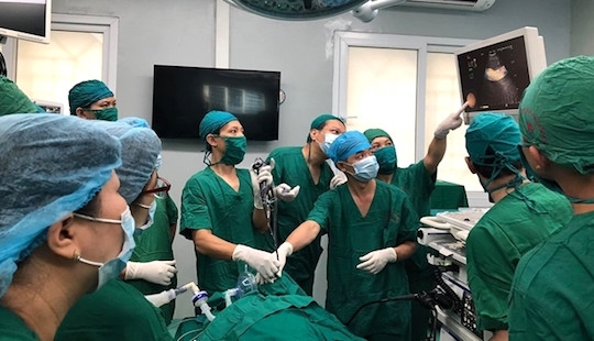 Lần đầu tiên bệnh nhân trong nước được nội soi phế quản siêu âm chẩn đoán sớm ung thư phổi